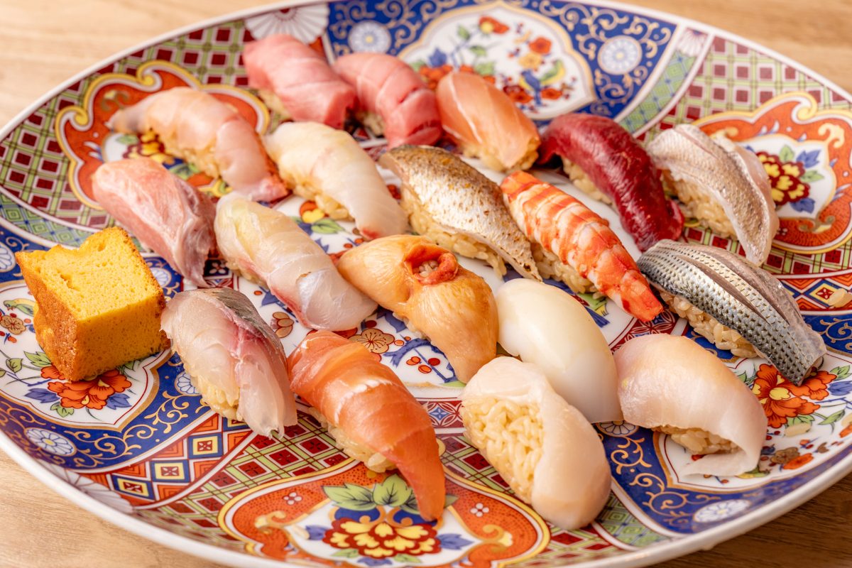 腹パン覚悟の握りが圧巻！ 酒が進む肴9種と「やま幸」のまぐろを含む怒涛の20貫